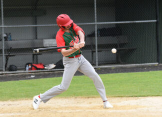 Federals claim win with late rally