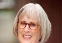 Amanda Hampson launches latest novel