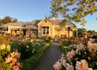 Unique Naracoorte home hits the market